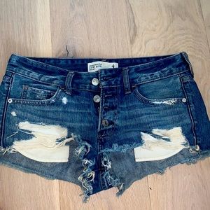 Abercrombie Size 4/27 denim low rise shorts